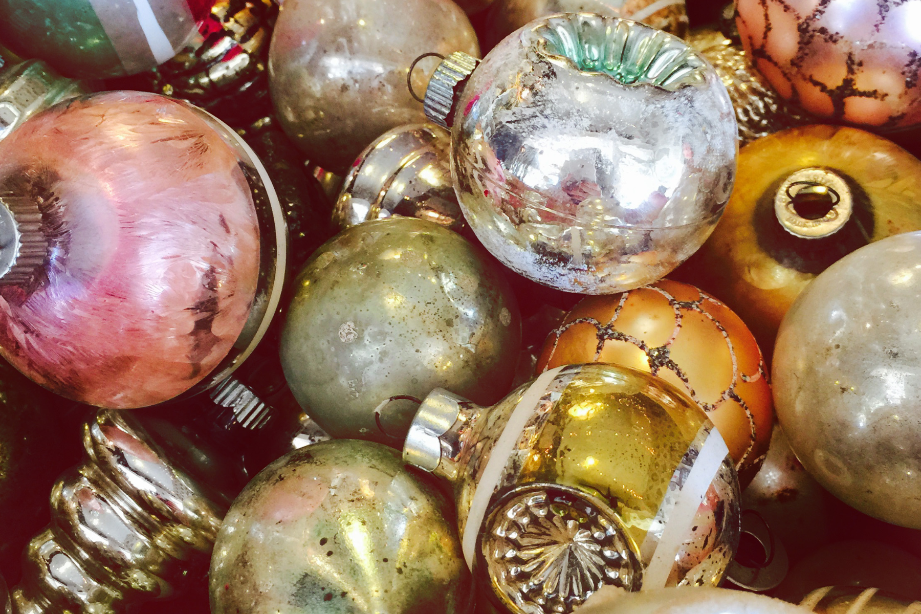 Valuable Vintage Christmas Ornaments and Collectibles to Look for in Antique  Shops and Attics